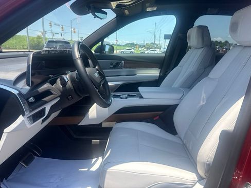 Used 2026 Cadillac Vistiq Sport AWD/4WD image 10