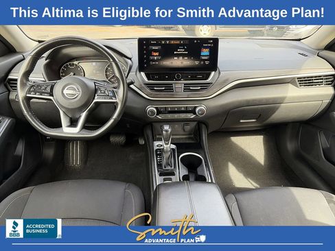 Used 2024 Nissan Altima 2.5 SV w/ SV Premium Package image 13
