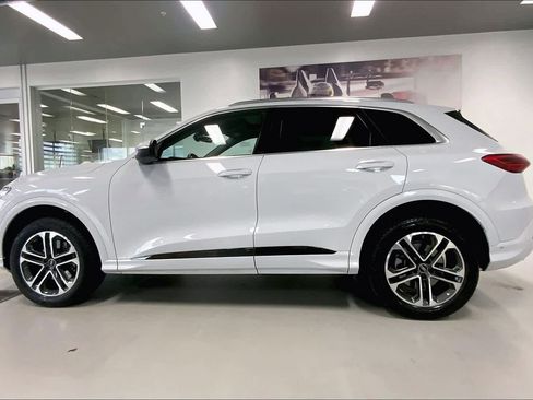 Certified 2025 Audi Q5 Premium Plus w/ Premium Plus AWD/4WD image 3