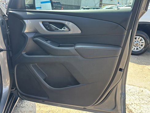 Used 2019 Chevrolet Traverse LT FWD image 18