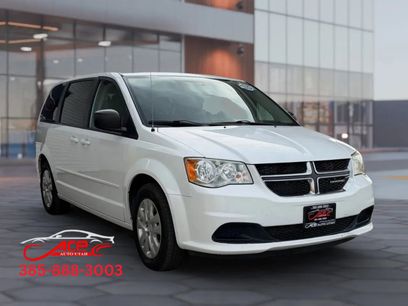 Used 2017 Dodge Grand Caravan SE w/ UConnect Hands-Free Group