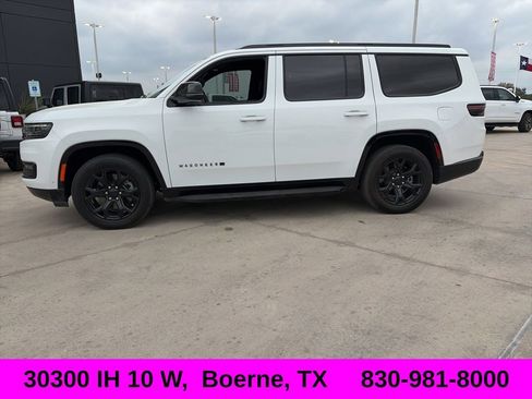 Used 2024 Jeep Wagoneer Series II image 1