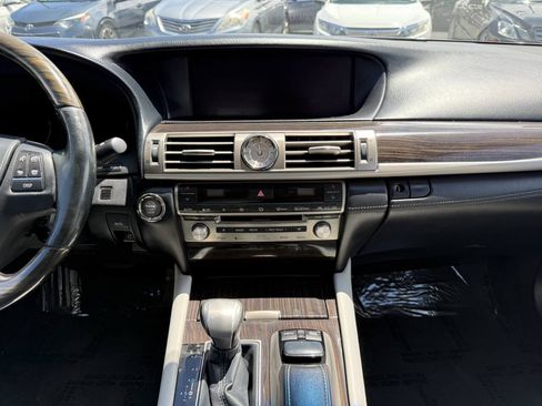 Used 2014 Lexus LS 460 w/ Comfort Package RWD image 18