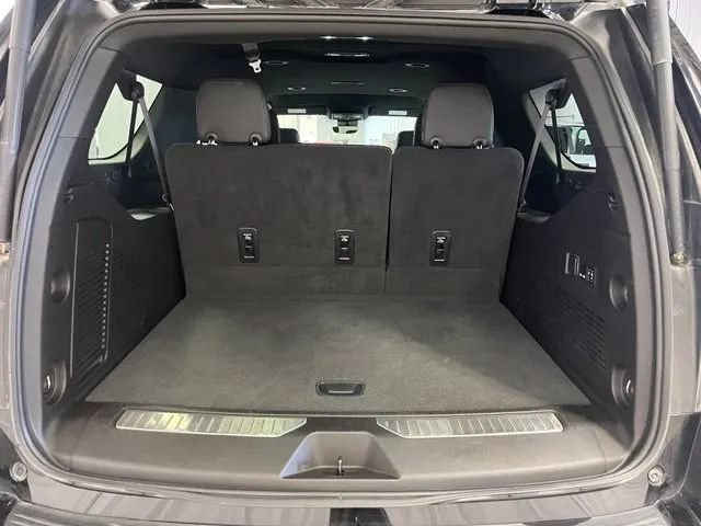 Used 2023 Chevrolet Suburban High Country AWD/4WD image 11