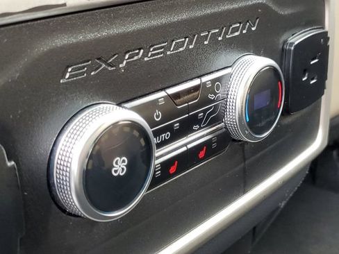 Used 2024 Ford Expedition Limited AWD/4WD image 36