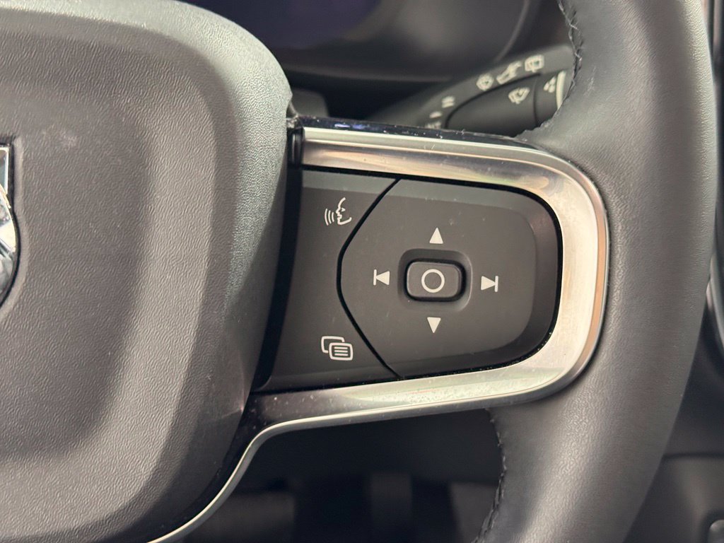 Certified 2024 Volvo XC40 B5 Core AWD/4WD image 30