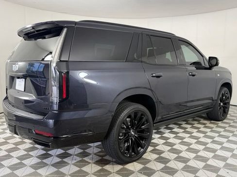 Certified 2026 Cadillac Escalade Platinum Sport w/ LPO, ONYX Package AWD/4WD image 9