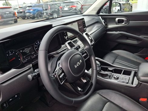 Used 2023 Kia Sorento S w/ Panoramic Sunroof Package FWD image 31