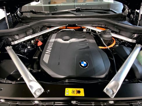 New 2026 BMW X5 xDrive50e w/ Executive Package image 16