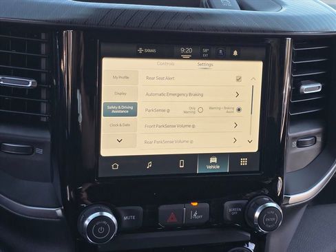 New 2026 RAM 1500 Express AWD/4WD image 12
