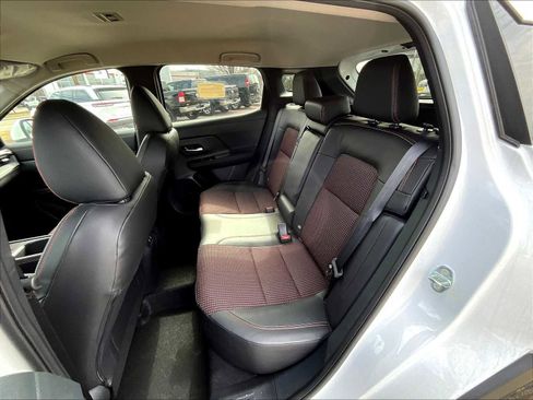 New 2025 Nissan Kicks SR image 15