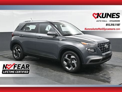 Used 2025 Hyundai Venue SEL FWD image 1