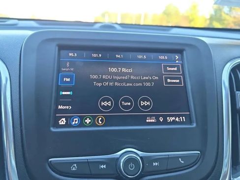 Used 2021 Chevrolet Equinox LT image 25