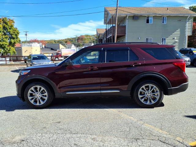 Certified 2022 Ford Explorer XLT w/ Equipment Group 202A AWD/4WD image 4