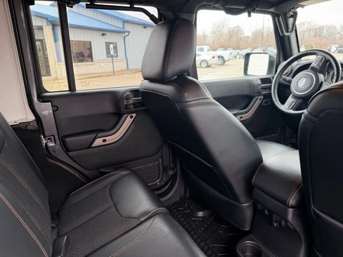 Used 2017 Jeep Wrangler Unlimited Sahara image 43