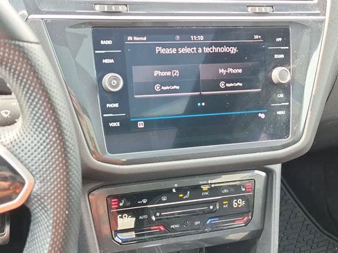 Used 2022 Volkswagen Tiguan SE R-Line image 14