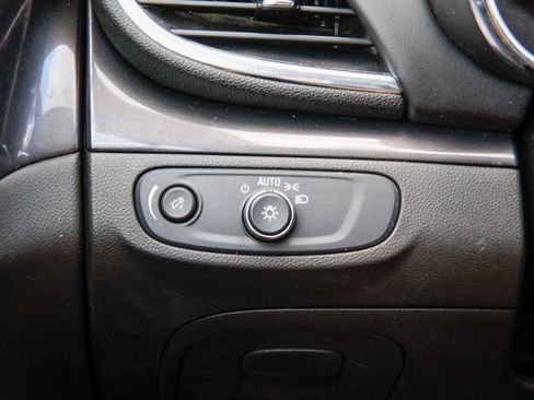 Used 2022 Buick Encore Preferred w/ Safety Package AWD/4WD image 17