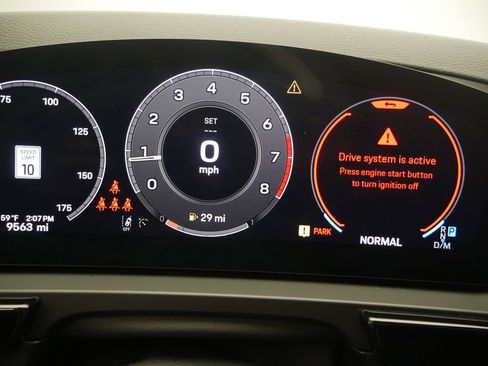 Certified 2025 Porsche Cayenne AWD/4WD image 39