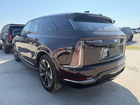 Used 2025 Cadillac Escalade IQ Sport 2 AWD/4WD image 2