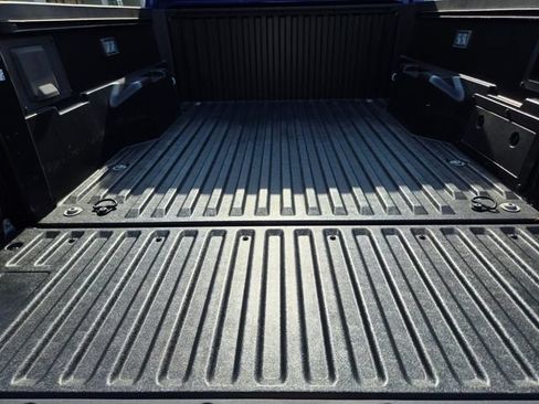 Used 2024 Toyota Tacoma Limited w/ Limited Package (LT) AWD/4WD image 18