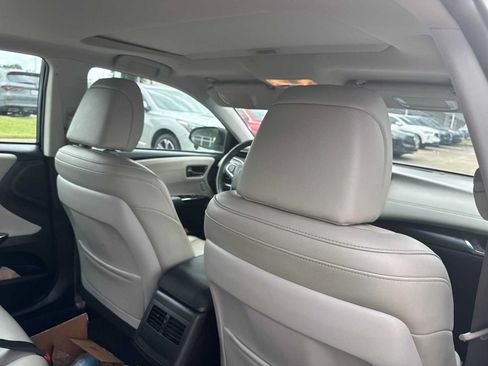 Used 2017 Toyota Avalon XLE Premium FWD image 8