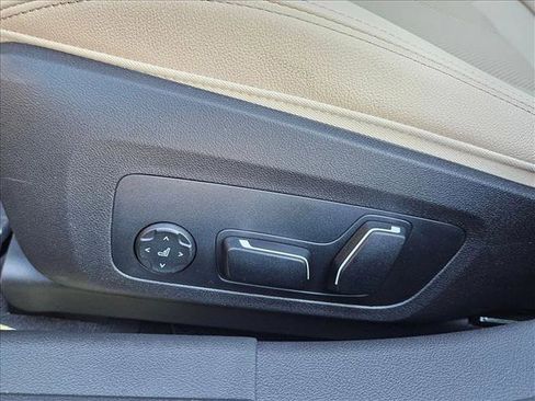 New 2026 BMW 330i Sedan w/ Premium Package image 4