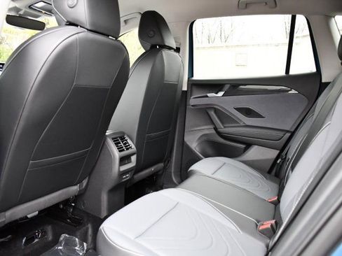 New 2026 Volkswagen Tiguan SE image 17