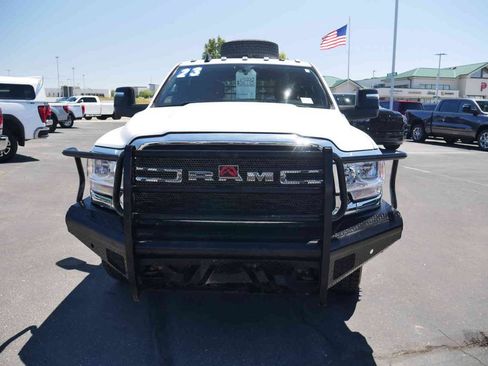 Used 2023 RAM 3500 Tradesman w/ Chrome Appearance Group AWD/4WD image 3