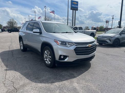 Used 2021 Chevrolet Traverse LT w/ LPO, Floor Liner Package image 2