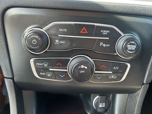 Used 2022 Dodge Charger SXT image 24