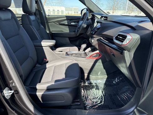 Used 2023 Chevrolet TrailBlazer RS w/ Sun and Liftgate Package image 19