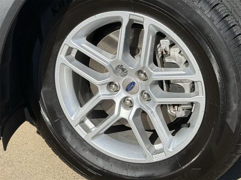 Certified 2025 Ford Explorer Active w/ Active Comfort Package image 9