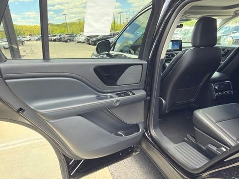 New 2026 Lincoln Aviator AWD image 8