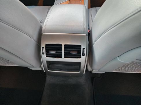 Used 2010 Jaguar XF Luxury image 38