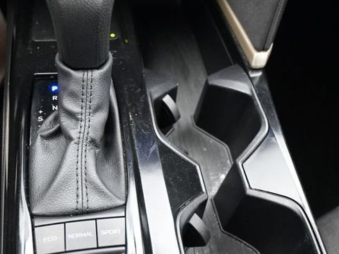 Used 2025 Toyota Camry LE FWD image 35