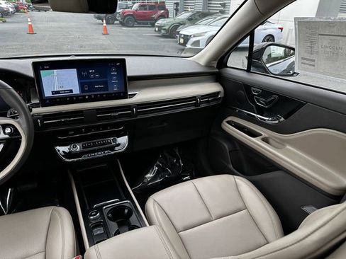 Used 2023 Lincoln Corsair AWD w/ Equipment Group 101A image 17