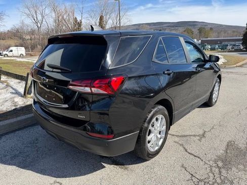 Used 2022 Chevrolet Equinox LS AWD/4WD image 5