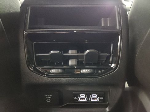 Used 2023 Jeep Grand Cherokee Altitude image 30