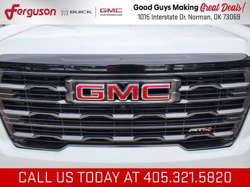 New 2026 GMC Acadia AT4 w/ Luxury Package AWD/4WD image 10