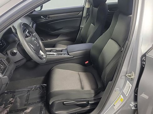 Used 2018 Honda Accord LX image 17