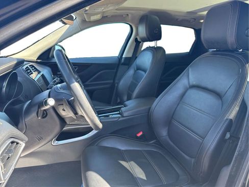 Used 2019 Jaguar F-PACE Prestige AWD/4WD image 9