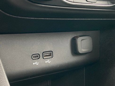Used 2025 Buick Encore GX Preferred FWD image 23