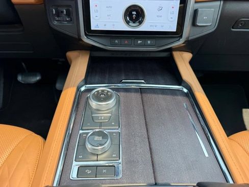 Used 2023 Ford Expedition Max Platinum AWD/4WD image 18
