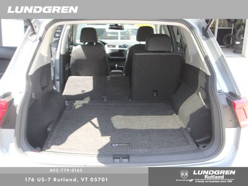 Used 2021 Volkswagen Tiguan SE AWD/4WD image 16