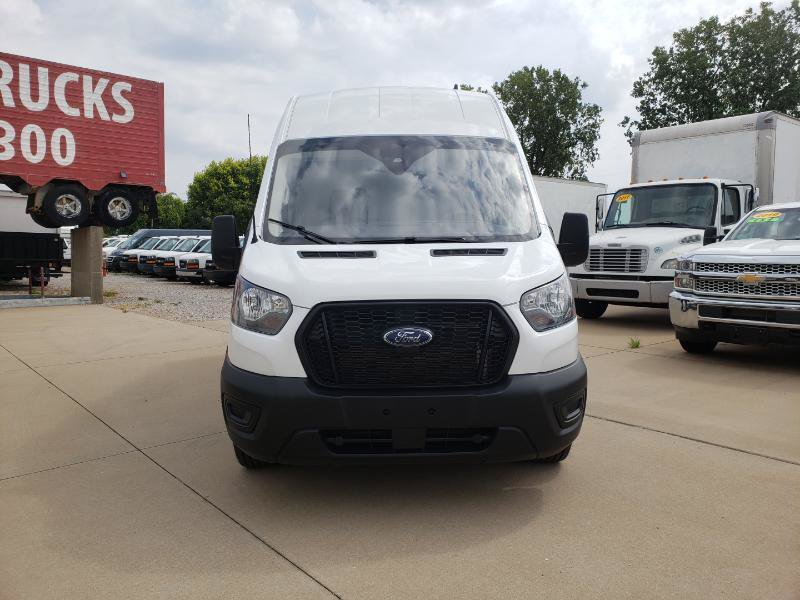 Used 2023 Ford Transit 250 148 High Roof AWD image 4