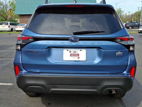 Certified 2025 Subaru Forester Premium image 5