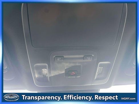 Used 2025 Toyota Camry SE image 32