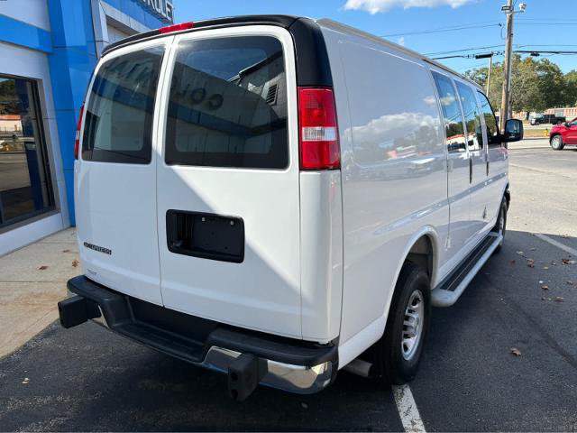 Used 2025 Chevrolet Express 2500 w/ Driver Convenience Package RWD image 5