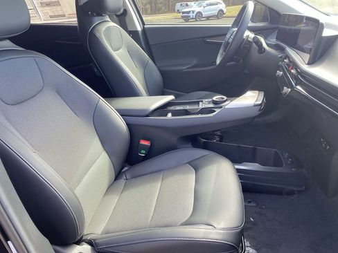 New 2025 Kia EV6 Light image 25