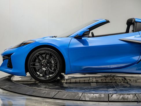 Used 2024 Chevrolet Corvette Z06 w/ Battery Protection Package RWD image 11